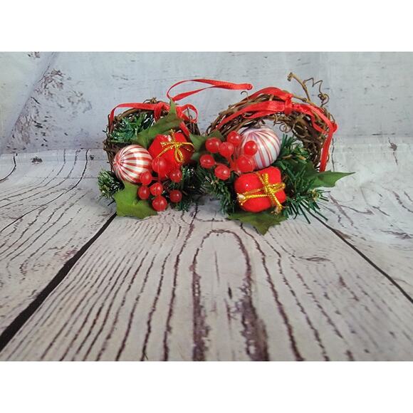 Set of 2 Mini Christmas Wreath Ornaments with Gift Berries Rustic Holiday Decor - Picture 1 of 9